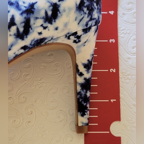 Kelly & Katie NEW Blue Tie Dye Pointed Toe Misha Classic Pumps Heels Size 10M - Picture 10 of 11